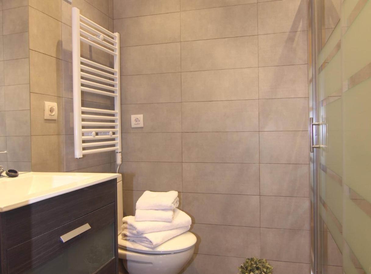 Felip - Spacious And Quiet Apartments Барселона Екстериор снимка